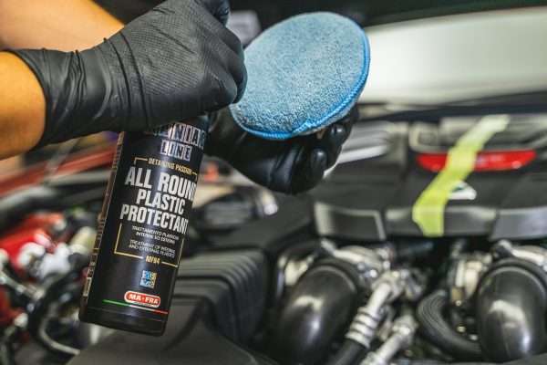 MANIAC LINE ALL ROUND PLASTIC PROTECTANT Universāls plastmasas aizsarglīdzeklis ar UV filtru (500ml) – attēls 2